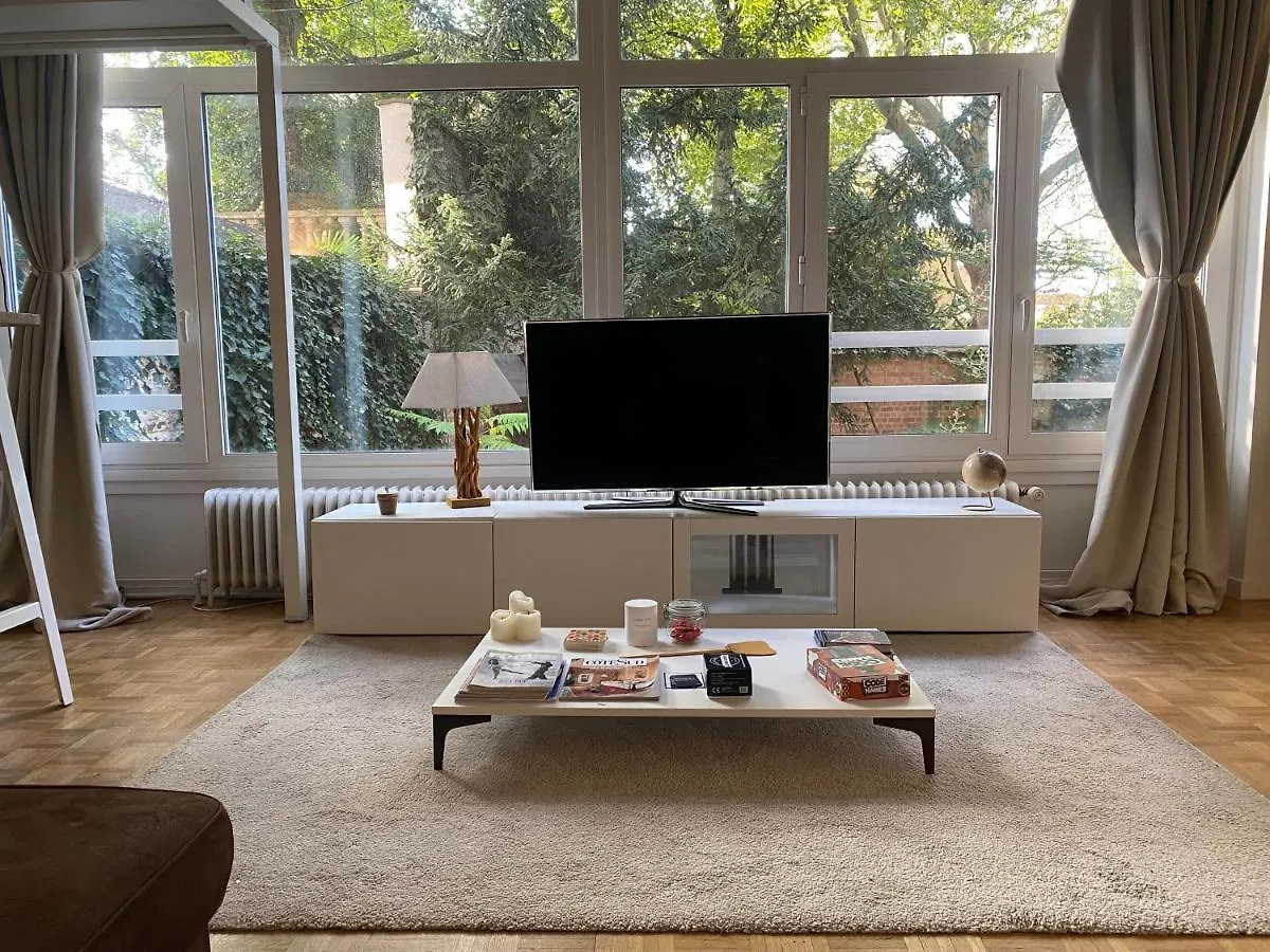 Cosy Studio Louise-Chatelain Apartment Brussels